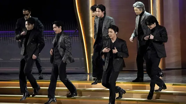FOTO: BTS Meriahkan Panggung Grammy Awards 2022