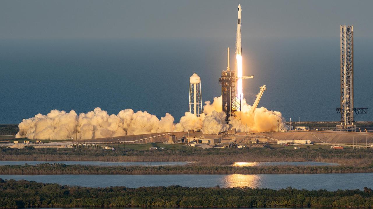 FOTO:  Misi Penyelamatan SpaceX  Falcon 9 untuk Menjemput Astronot NASA yang Terjebak