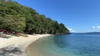 Pantai Pulisan, Likupang, Sumatera Utara, 11 Agustus 2022. (Liputan6.com/Yulia Lisnawati)