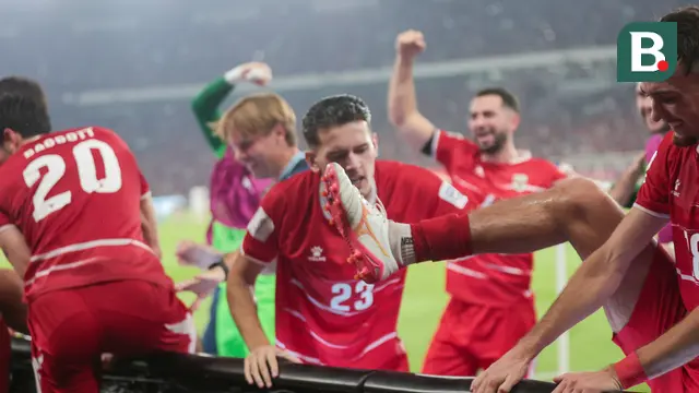 Euforia Juara, Pemain Timnas Indonesia Berlari Sambangi Tribun Suporter