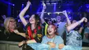 <p>Suporter Manchester City tampak bersuka cita. Sementara itu, suporter Inter Milan terlihat menahan rasa sedih. (Nigel French/PA via AP)</p>