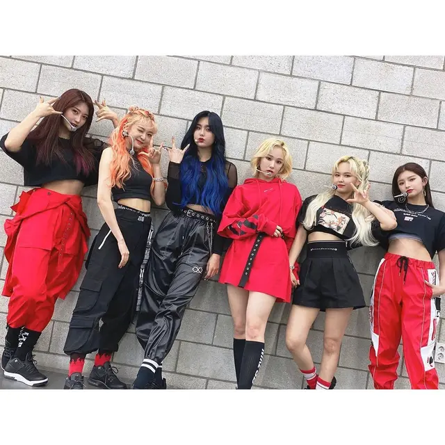 Everglow (Instagram/ official_everglow)