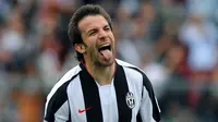 Legenda Juventus, Alessandro Del Piero merupakan salah satu penyerang terbaik di zamannya. Ia bermain bersama Si Nyonya Tua selama 19 tahun sebelum memutuskan untuk penisun pada tahun 2012 silam. Di Liga Champions, Del Piero tercatat sebagai salah satu pemain dengan jumlah gol terbanyak saat babak semifinal, yaitu lima gol. Ia juga mampu mempersembahkan satu trofi untuk klubnya tersebut. (AFP/Giuseppe Cacace)