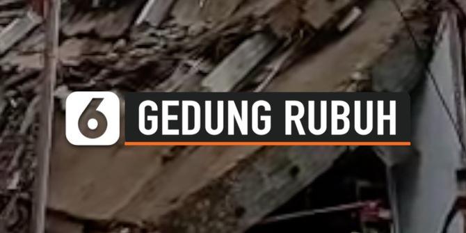 VIDEO: Gedung di Slipi Roboh, Beberapa Orang Terluka