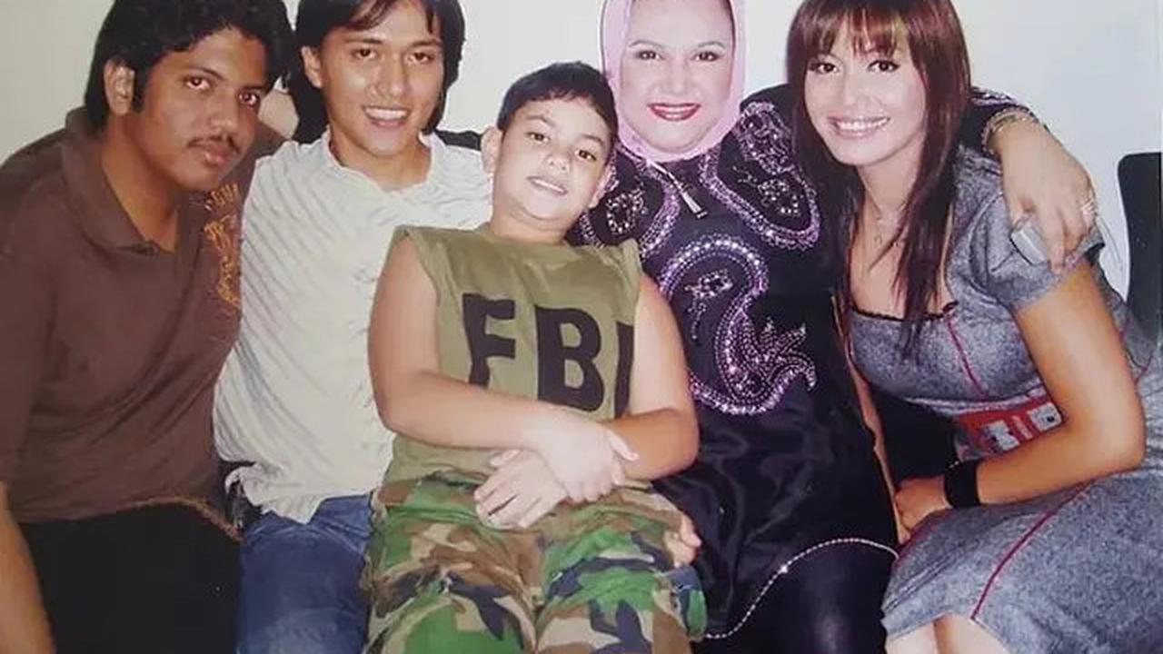 6 Potret Emilia Contessa Bareng Keluarga, Tinggalkan Kenangan Tak Terlupakan