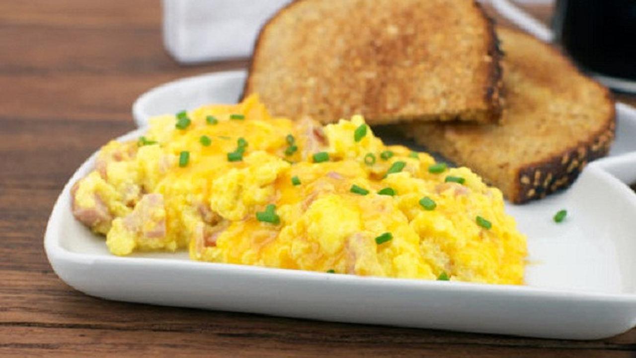 Telur Orak-Arik Keju