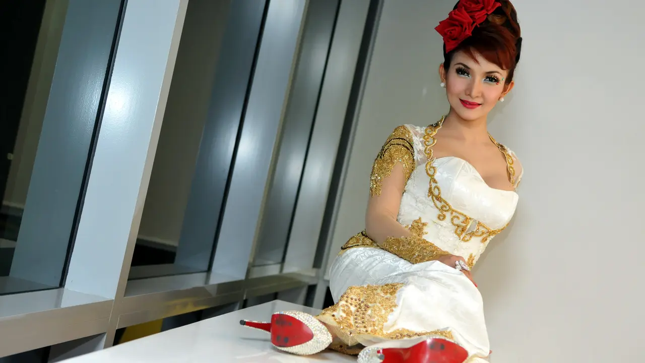 Roro Fitria 
