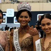 Puteri Indonesia turut meramaikan booth Lexus di GIIAS 2017. (Septian/Liputan6.com)