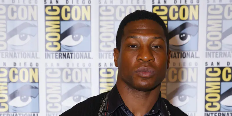 Jonathan Majors menghadiri Comic-Con International di San Diego, Sabtu (23/7/2022). (Foto oleh: Christy Radecic/Invision/AP)