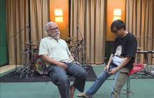 Lagi Podcast Sama Armand Maulana, Iwan Fals Tiba-tiba Diingatkan HP Latihan Karate