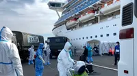 Suasana proses evakuasi WNI dari kapal pesiar Diamond Princess di Yokohama (1/3/2020) (kredit: KBRI Tokyo / Kemlu RI)