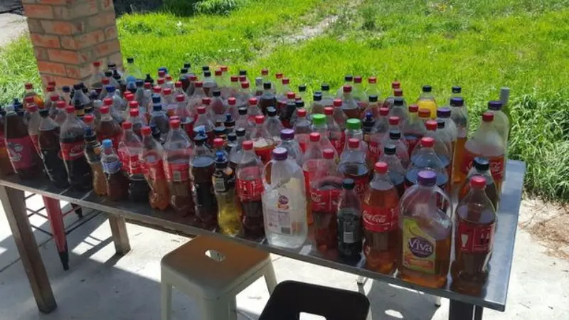 Pemilik Rumah Marah Temukan 200 Botol Berisi Air Seni