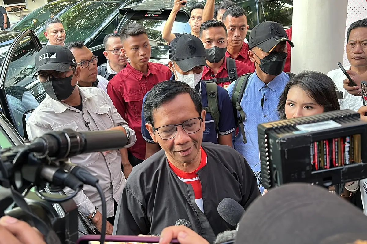 Cawapres Mahfud Md di Media Center Teuku Umar, Menteng jelang debat cawapres di JCC, Jakarta, Jumat (22/12/2023).