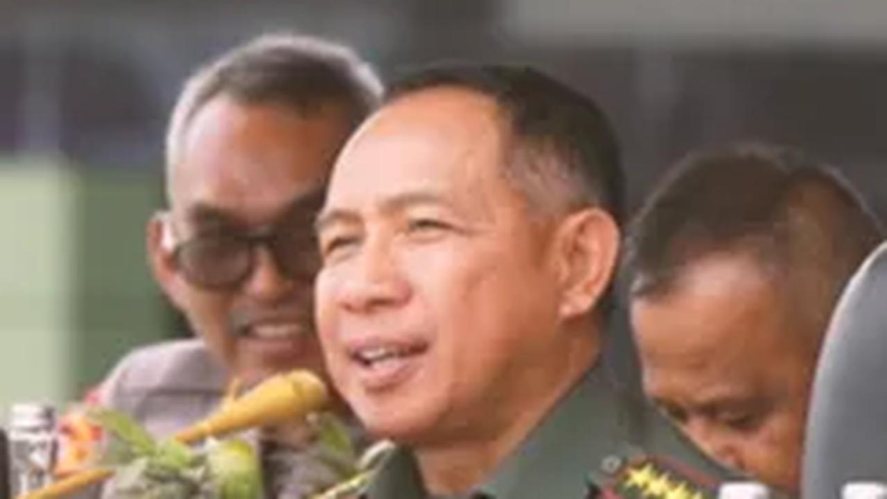 "Jadi jangan dikira perwira itu lebih pintar ya. Itu saja Kopral lebih ini. Tepuk tangan untuk Kopral," kata Agus Subiyanto. <br>
