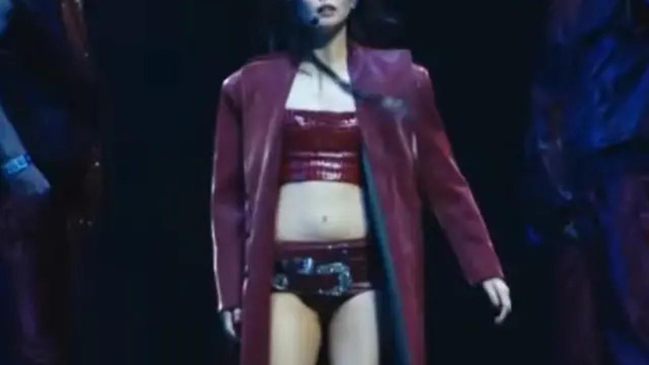 Tampilan Cowboy Girl Jennie BLACKPINK Sukses Gebrak Panggung Coachella 2025