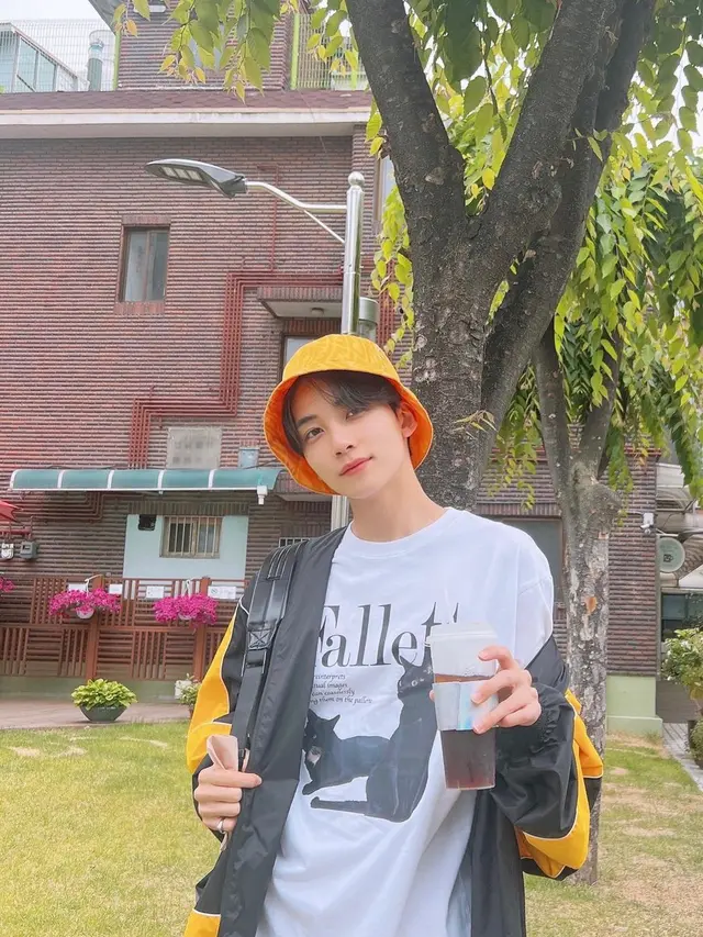 Jeonghan SEVENTEEN