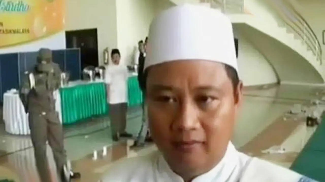 Uu Ruzhanul Ulum