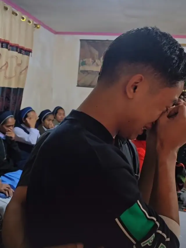 Betrand Peto Melihat Mendiang Nenek untuk Terakhir Kali