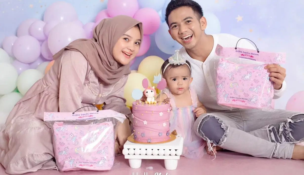 Sebelumnya, Ridho dan Syifa telah dikaruniai anak perempuan yang belum lama ini merayakan ulang tahun pertama.  [Instagram/da2_ridho]