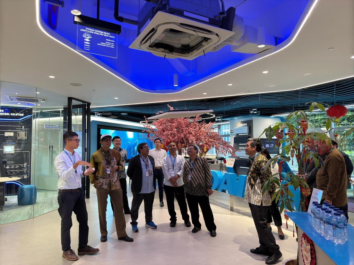 Kunjungan DKST ITB ke DAIKIN Indonesia