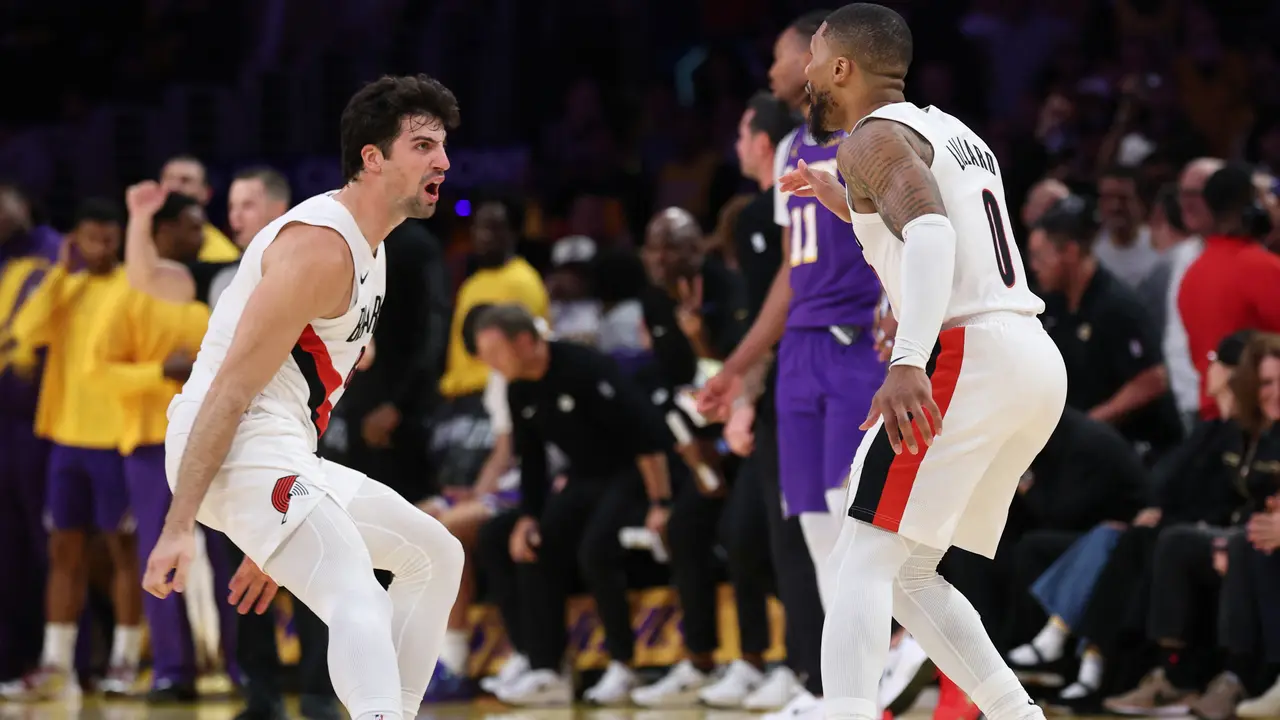 Selebrasi Dani Avdija dan Damian Lillard