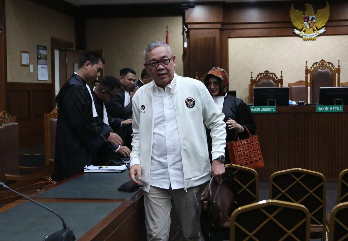 FOTO: Dua Eks Petinggi Pertamina Divonis 4,5 dan 3,5 Tahun dalam Kasus Korupsi LNG