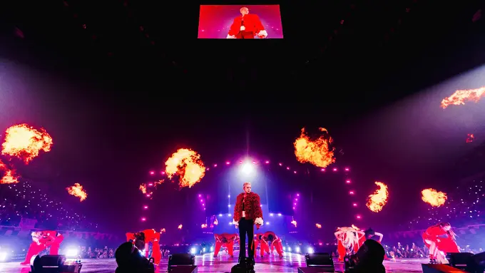 Outfit G-Dragon Konser Übermensch di Jakarta