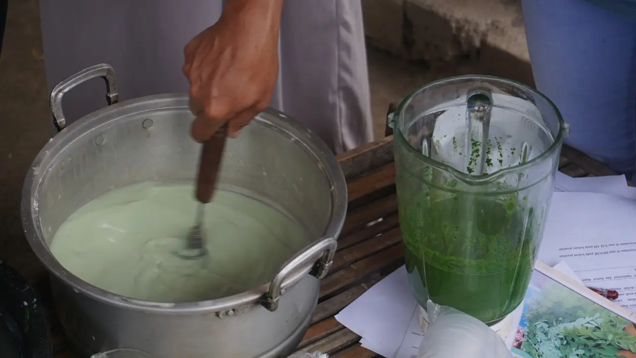 Kegiatan pembuatan makanan berbasis kelor di Sumbawa Barat