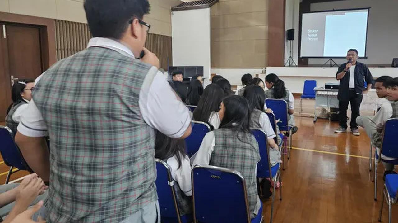 Melangkah Menuju Dunia Podcasting dengan Pelatihan Scriptwriting