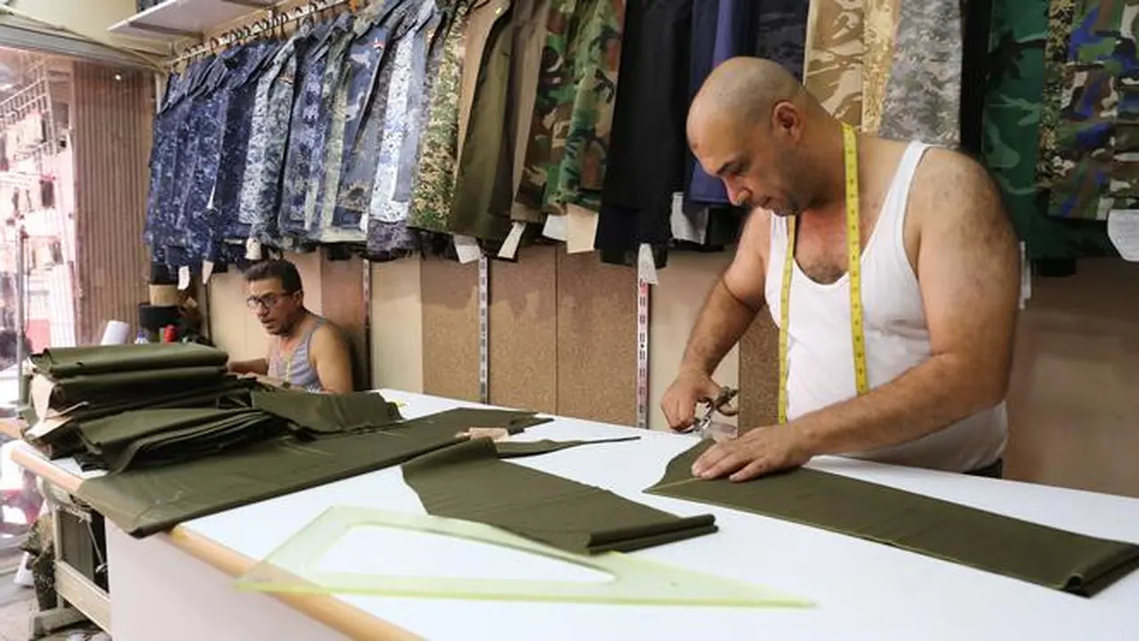 Rayakan HUT TNI, Ini Atribut Fashion yang Bisa Menambah Gaya Anda