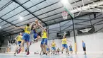 Para pebasket putri Merpati Bali saat berlatih di Futsal Hut, Asaba Arena, Jumat (20/1/2017). Latihan untuk memantapkan strategi mengikuti kompetisi "Merpati Bali Basketball Challenge" di Denpasar, Bali, 2-7 Februari 2017. (Bola.com/Nicklas Hanoatubun)
