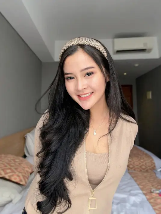 Di luar aktivitasnya sebagai muse MUA, Bella Bonita selalu tampil dengan makeup natural.