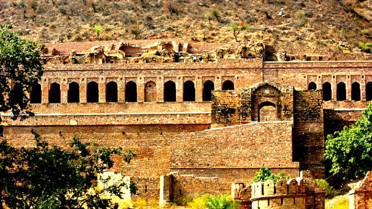 Kota Hantu Bhangarh: Nekat Masuk Setelah Senja, Tak Akan Kembali