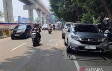 Terungkap! Parkir Liar Labschool Jaktim Bikin Macet, Gubernur DKI Tegas Larang Kuasai Area Publik