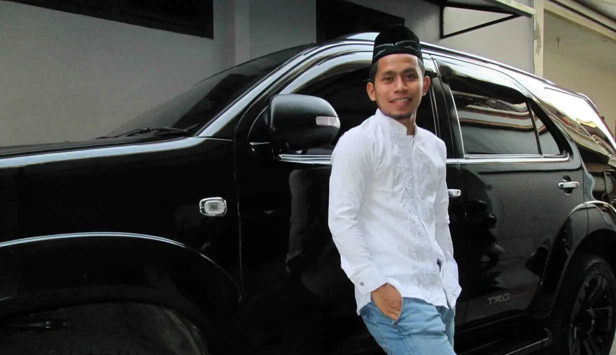 Andik Vermansah saat merayakan lebaran bersama keluarga di Surabaya