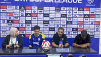 Pelatih Arema FC, Marcos Santos, setelah timnya meraih kemenangan telak 5-2 atas PSBS Biak dalam pekan ke-33 BRI Super League 2025/2026 di Stadion Sultan Agung (SSA), Bantul, Jumat (15/5/2026) malam WIB. (Bola.com/Ana Dewi)