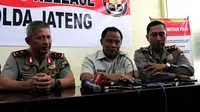Kepala SMA Taruna Nusantara, Puguh Santosa, menggelar konferensi pers terkait kasus pembunuhan seorang siswa. (Liputan6.com/Fajar Abrori)