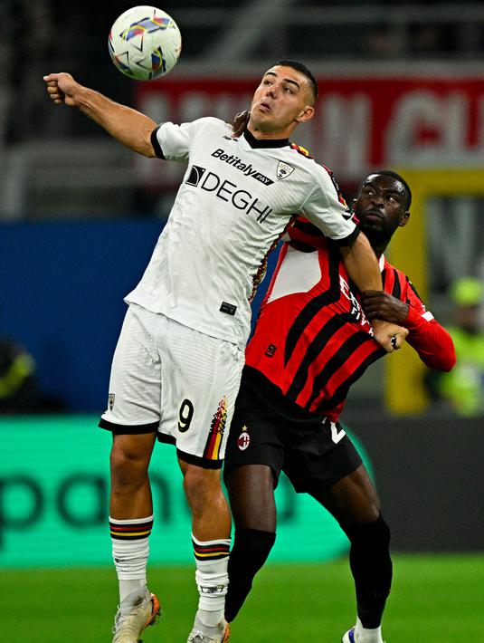 Skor 3-0 bertahan hingga babak pertama usai. (Gabriel BOUYS/AFP)