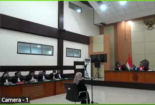 Sidang Perdana Dokter Tifa di Pengadilan Negeri Jakarta Timur (Tangkapan Layar YouTube PN Jakarta Timur)