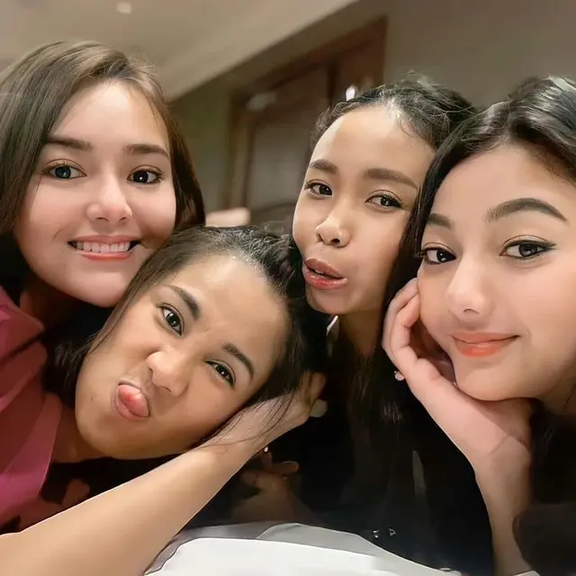 7 Momen Kebersamaan Amanda Manopo dan Glenca Chysara di Luar Syuting, Kompak Banget