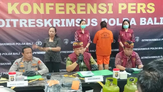 Direktorat Reserse Kriminal Khusus (Ditreskrimsus) Polda Bali mengungkap kasus peredaran gas oplosan di Karangsem, Bali.
