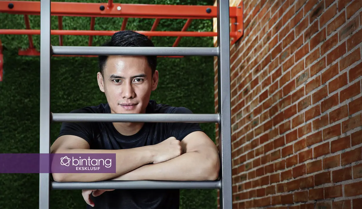 Binsar Choky Victory Sitohang atau biasa dikenal dengan Choky Sitohang, presenter ini belakangan jarang terlihat tampil di layar kaca. Jarangnya muncul bukan lantaran mundur melainkan selektif setiap tawaran. (Savana Alaydrus/Bintang.com)