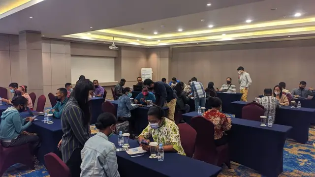 Kunjungan pendampingan kepada warga Kabupaten Biak Numfor dan Supiori yang ingin mengikuti Program Kartu Prakerja.