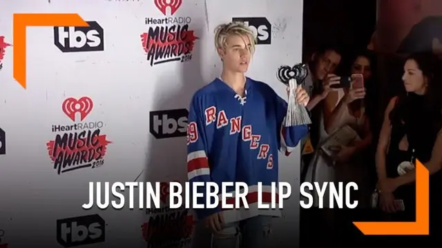 Justin Bieber disebut lip sync saat bernyanyi di Coachella hingga mendapat kritikan dari warganet. Kejadian ini membuat rekan duet Bieber saat itu, Ariana Grande, ikut berkomentar.