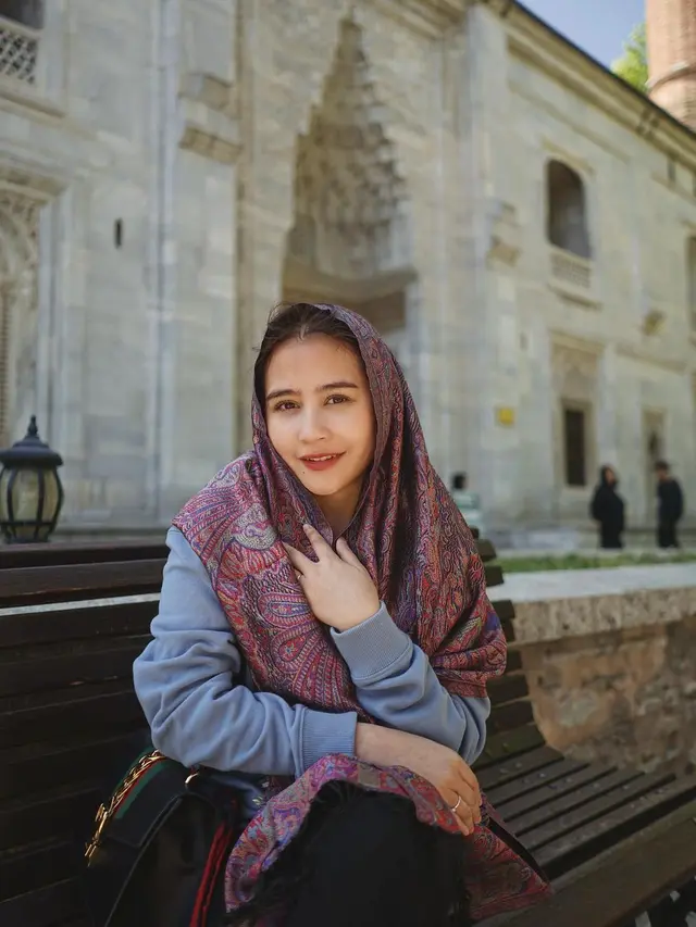 Prilly Latuconsina di Turki