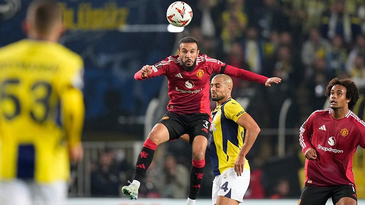 Alamak! Satu Lagi Bek Manchester United Tumbang Karena Cedera