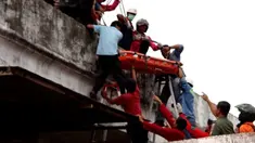 Warga Samarinda dihebohkan dengan penemuan sesosok mayat pria di atap Masjid. Hingga saat ini belum diketahui penyebab meninggalnya pria tersebut.