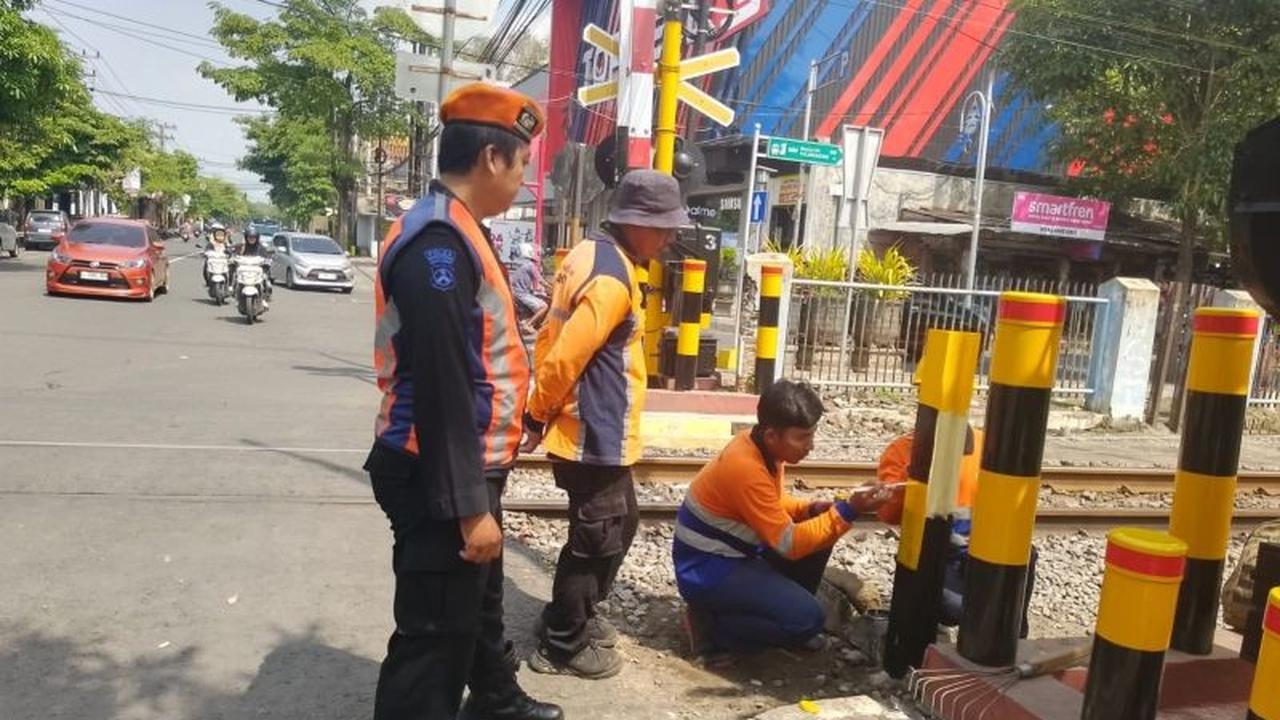 Sterilisasi KAI Daop Madiun di Stasiun Tulungagung: Prioritaskan Keselamatan Perjalanan Kereta Api