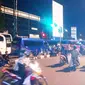 Sopir angkot di Bekasi, Jawa Barat, memblokir jalan. (Liputan6.com/Fernando Purba)