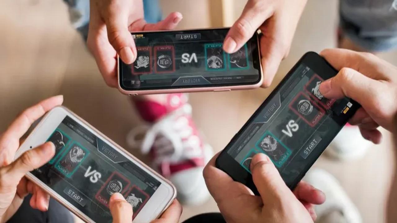 "Tetapi, untuk gim yang memiliki fitur in-game purchases atau pembelian item berbayar di dalam gim, menurut saya bukan termasuk aktivitas judi online," kata Heru dikutip dari Antara, Rabu (13/12).